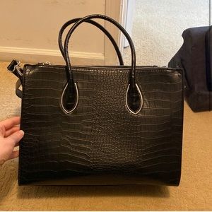 Black H&M Bag. Hold